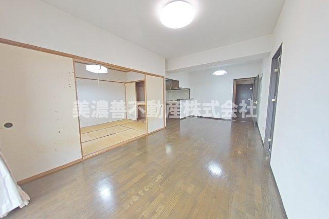 ６５２５３　テラスノバ穂積の居間・リビング