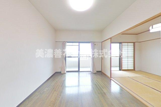 ６５２５３　テラスノバ穂積の居間・リビング