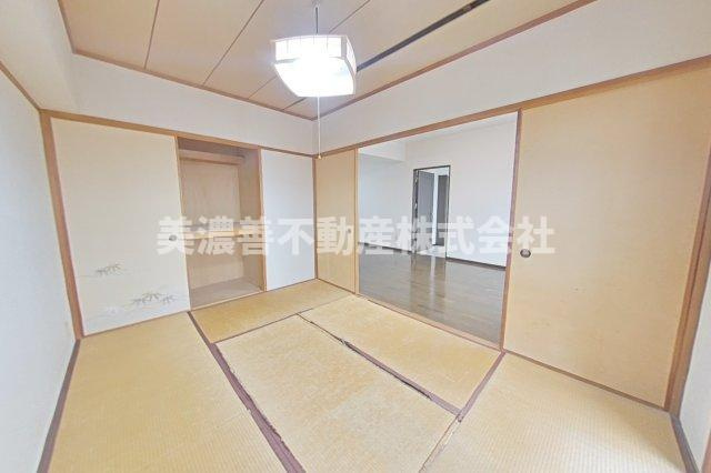 ６５２５３　テラスノバ穂積の和室