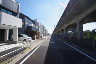 【前面道路含む現地写真】