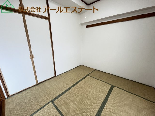 デュオプレステージフォンテーヌ宝殿　JR「宝殿駅」徒歩5分の和室