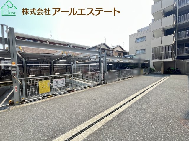 デュオプレステージフォンテーヌ宝殿　JR「宝殿駅」徒歩5分の駐車場