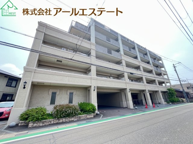 デュオプレステージフォンテーヌ宝殿　JR「宝殿駅」徒歩5分の外観