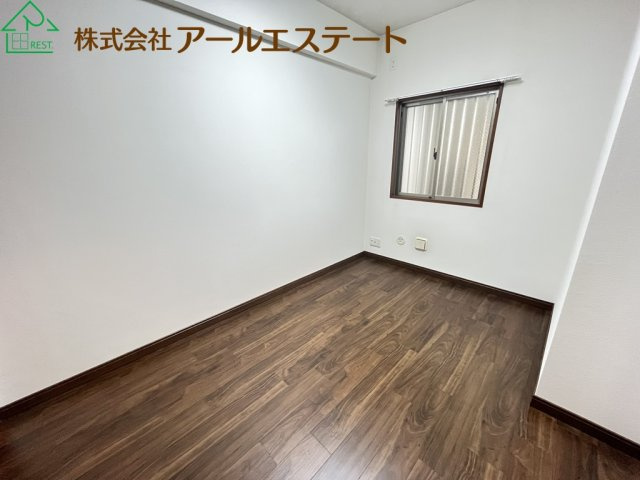 デュオプレステージフォンテーヌ宝殿　JR「宝殿駅」徒歩5分の洋室