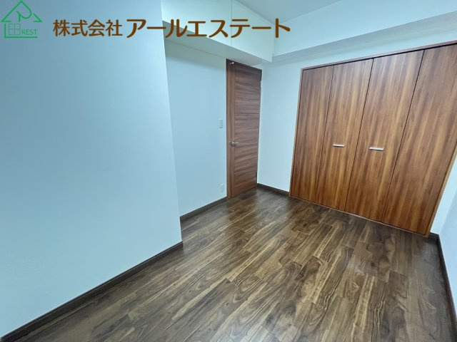 デュオプレステージフォンテーヌ宝殿　JR「宝殿駅」徒歩5分の洋室