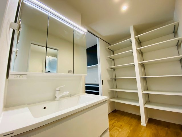 菊陽町/原水14号地の独立洗面台