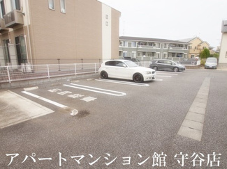 【駐車場】