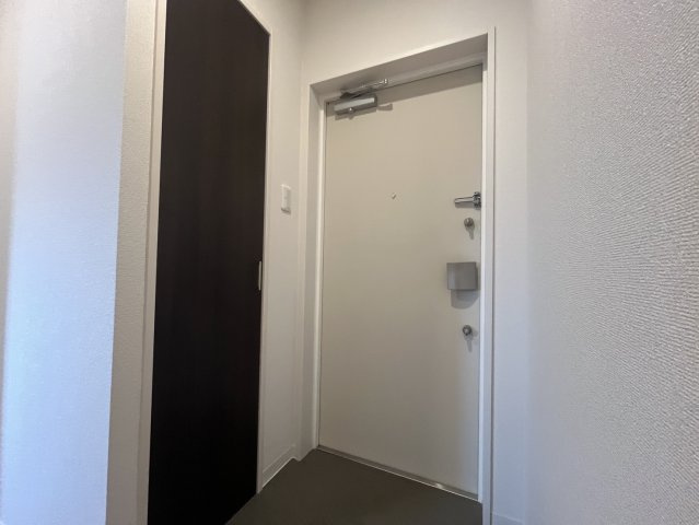 エムズコート小阪の玄関