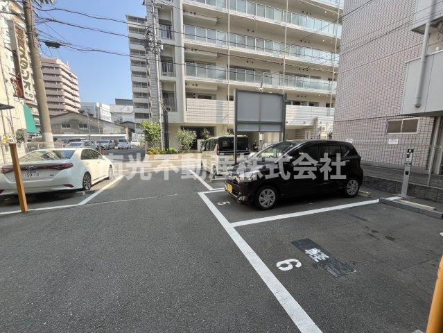 エムズコート小阪の駐車場