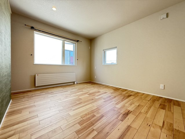 七重浜3丁目築浅中古住宅の洋室