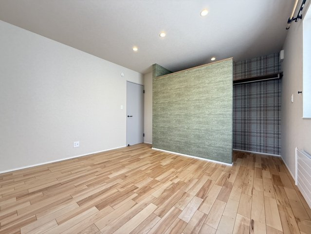 七重浜3丁目築浅中古住宅の洋室