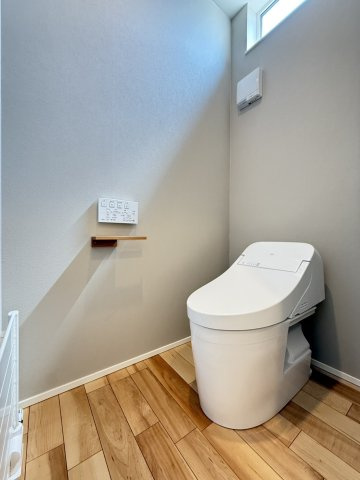 七重浜3丁目築浅中古住宅のトイレ