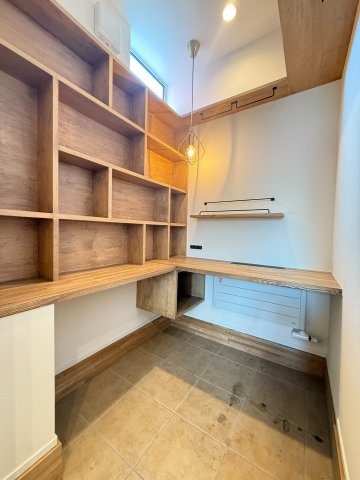 七重浜3丁目築浅中古住宅の設備|ワークスペース