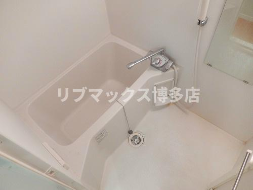 日々の疲れを癒すお風呂付です