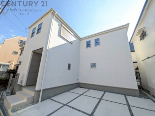 長期優良住宅認定・住宅性能評価が証明する品質の高さ、魅力ある外観デザインやクオリティとコストのバランスを考えた「リーブルガーデン」シリーズからの地にて新規分譲のご紹介です。