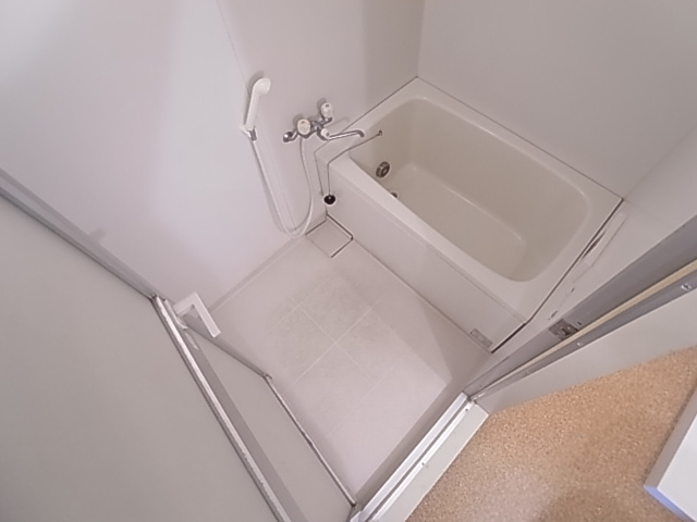 神戸市長田区本庄町３丁目の賃貸マンションの浴室