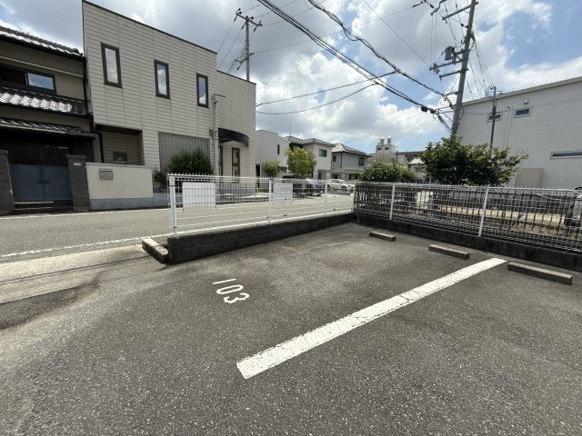 エスポワール田寺の駐車場