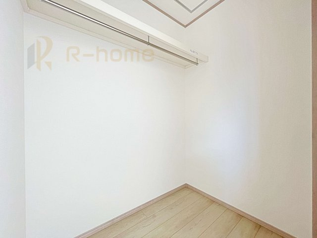 守谷市けやき台6丁目　新築戸建て　A号棟の収納|人気のウォークインクローゼット！アウター類はもちろん、季節ものや寝具も収納できます！