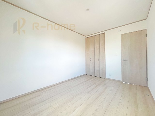 守谷市けやき台6丁目　新築戸建て　A号棟の洋室|どんな部屋家具も合わせやすいシンプルな洋室！
たっぷりの日差しと心地よい風が舞い込む住まい♪