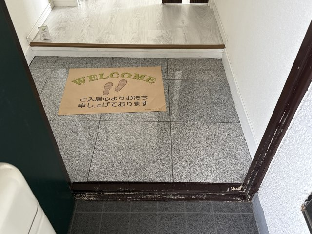 コーポラス今宿の玄関