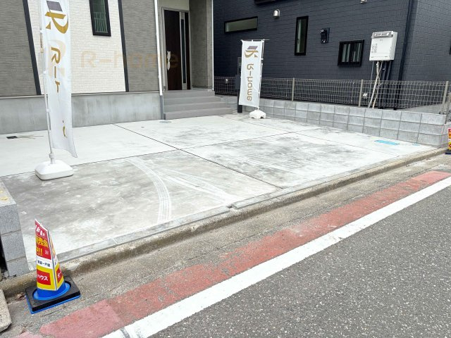 守谷市けやき台6丁目　新築戸建て　B号棟の駐車場|カースペースは2台お停めいただけます♪