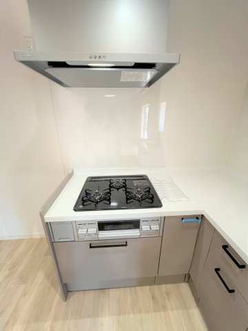 【キッチン】 | 仲介手数料無料！高泊小学校に通えるリフォーム済み中古住宅　山陽小野田市西高泊 | 使いやすいキッチンです