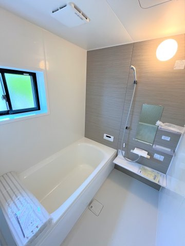 【浴室】 | 仲介手数料無料！高泊小学校に通えるリフォーム済み中古住宅　山陽小野田市西高泊 | １坪タイプのゆったりとしたお風呂