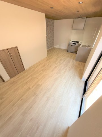 【居間・リビング】 | 仲介手数料無料！高泊小学校に通えるリフォーム済み中古住宅　山陽小野田市西高泊 | こちらのリビングで趣味の時間をお楽しみください