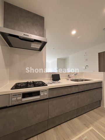 【キッチン】 | スタイリッシュでオシャレなシステムキッチン♪
会話を楽しみながら料理ができます◎