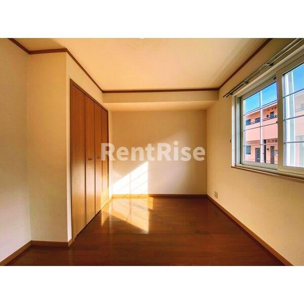 ポラリス栄の居間・リビング