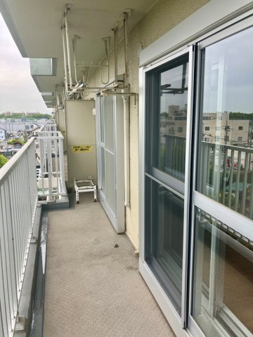 コーポ下鶴間１号棟のバルコニー