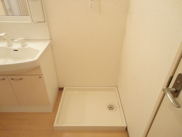 ＥＴＯＩＬＥｍａｅｋａｗａ（エトワール前川）の洗面所|洗濯パン