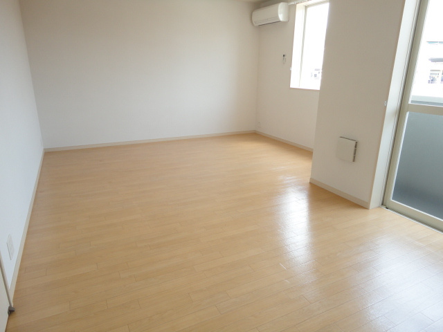 ＥＴＯＩＬＥｍａｅｋａｗａ（エトワール前川）の内装|リビングダイニング