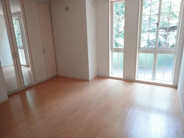 ＥＴＯＩＬＥｍａｅｋａｗａ（エトワール前川）の内装|洋室