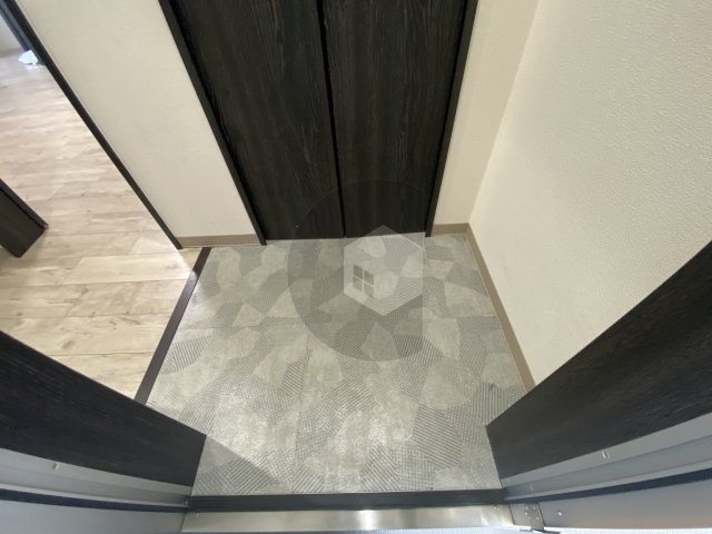 クリエオーレ新鴻池の玄関