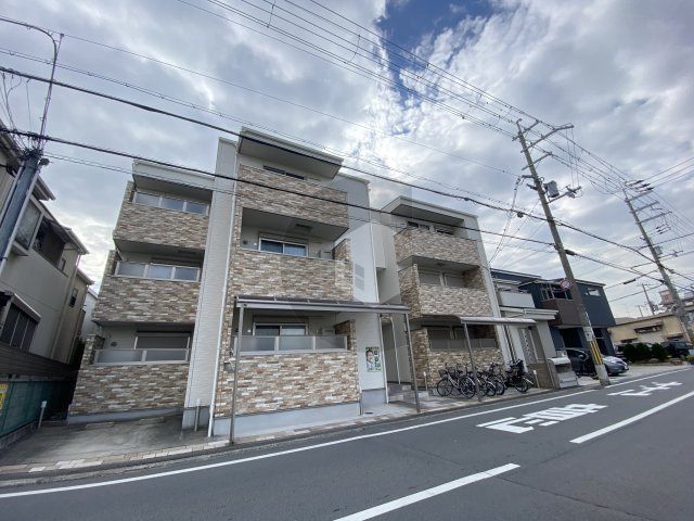 クリエオーレ新鴻池の外観