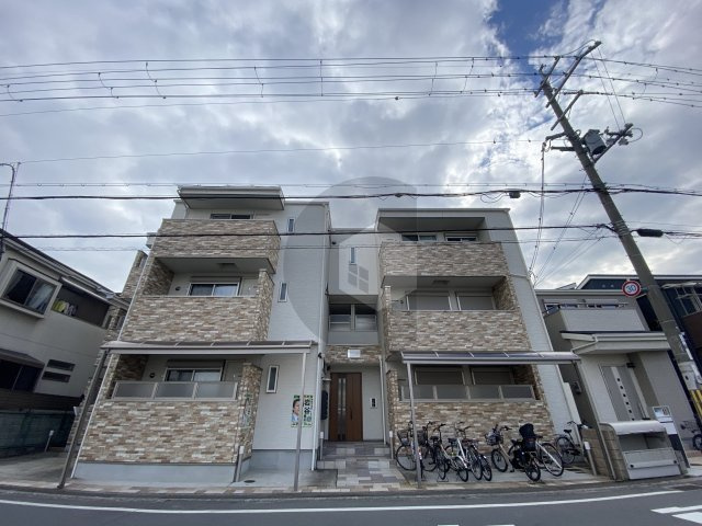 クリエオーレ新鴻池の外観