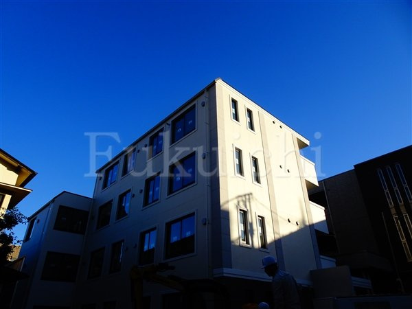 エルファーロ都立大学の外観