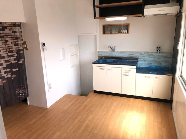 鈴蘭台西町１丁目貸家の内装|どのお部屋も明るいです