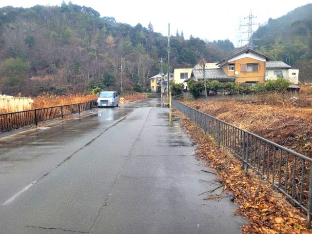 舞鶴市字行永１６３４番土地の前面道路含む現地写真