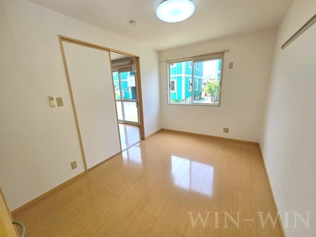 ヴィラージュルピナ A棟の寝室