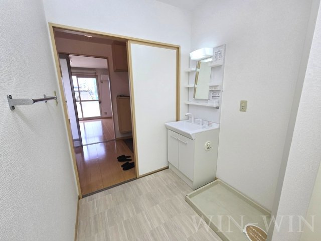 ヴィラージュルピナ A棟の洗面所