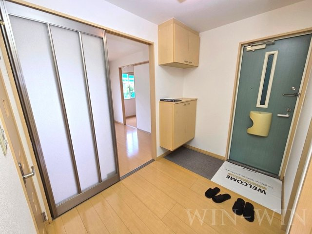 ヴィラージュルピナ A棟の玄関