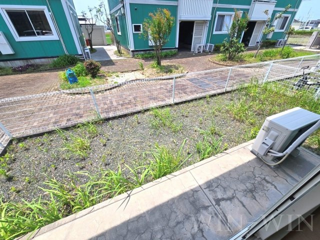 ヴィラージュルピナ A棟の庭