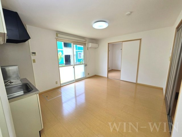 ヴィラージュルピナ A棟の居間・リビング