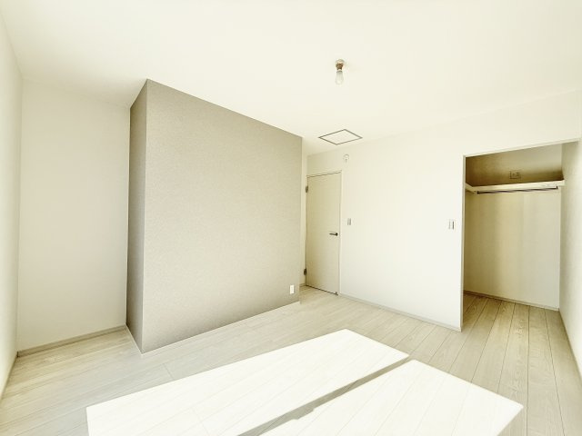 中央区原島町３期の洋室|約6.8帖洋室！主寝室にオススメです！
