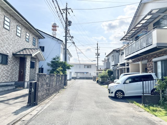 中央区原島町３期の前面道路含む現地写真|西を向いて撮影しました。