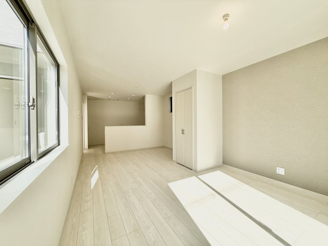 中央区原島町３期の居間・リビング|開放感のあるリビング！オリジナリティ溢れる間取りです！
