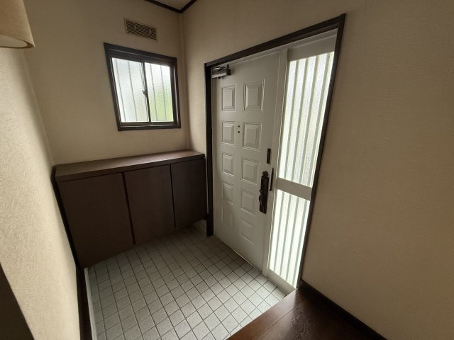 高崎市井野町　中古住宅の玄関|1F　玄関