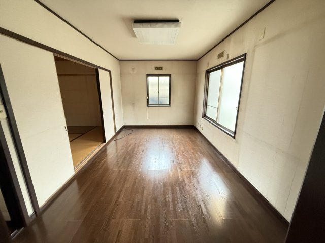 高崎市井野町　中古住宅の居間・リビング|1F　リビング